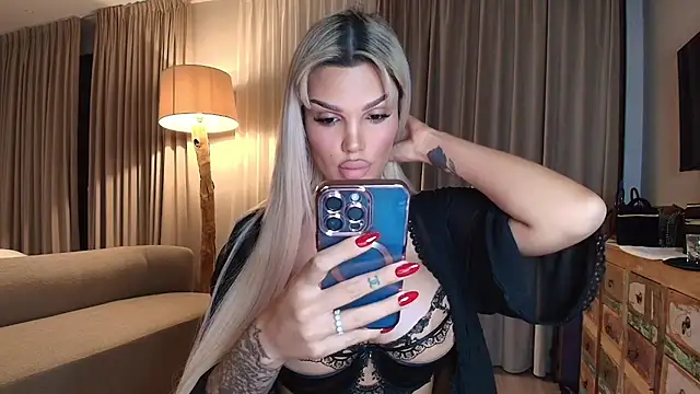 Snapshot of shayblonde chatting on January 8, 2026, 6:36 pm shayblonde online show from January 8, 2026, 6:36 pm