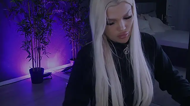 Snapshot of shayblonde chatting on January 28, 2025, 9:08 pm shayblonde online show from January 28, 2025, 9:08 pm