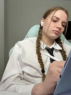 StellaLawless online show from March 8, 2026, 2:04 am