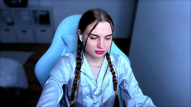 StellaLawless online show from November 14, 2025, 8:56 pm