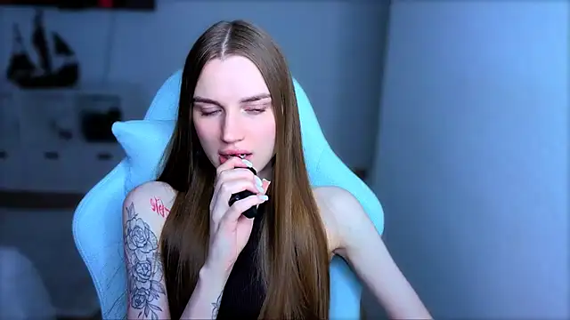 StellaLawless online show from October 17, 2025, 8:32 pm