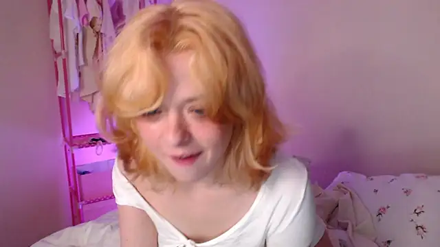 Snapshot of KatieMelone chatting on November 2, 2025, 4:06 am KatieMelone online show from November 2, 2025, 4:06 am