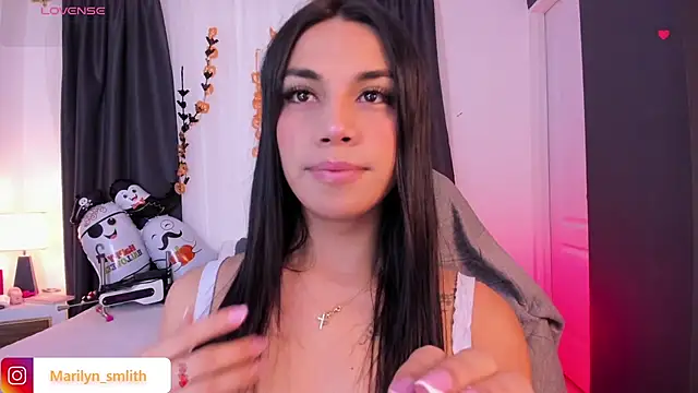 MarilynSmIith online show from October 28, 2025, 11:42 am