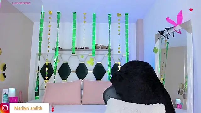 MarilynSmIith online show from March 3, 2026, 11:50 am