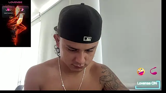 Snapshot of bob_petterson chatting on October 23, 2025, 1:54 pm bob petterson online show from October 23, 2025, 1:54 pm