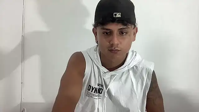 Snapshot of bob_petterson chatting on November 19, 2025, 2:11 am bob petterson online show from November 19, 2025, 2:11 am