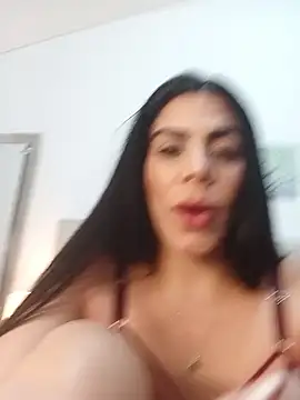 Snapshot of valecruz903 chatting on September 23, 2025, 6:04 pm valecruz903 online show from September 23, 2025, 6:04 pm