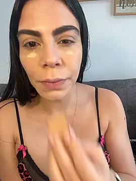 valecruz903 online show from January 14, 2026, 2:53 pm