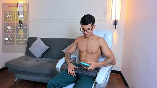 Snapshot of Paradise_boy_s chatting on November 10, 2025, 9:09 pm Paradise boy s online show from November 10, 2025, 9:09 pm