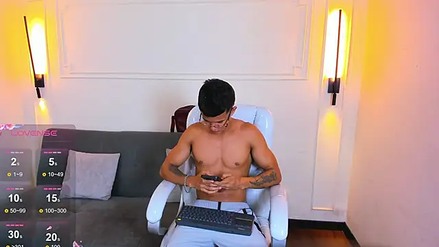 Paradise boy s online show from April 20, 2026, 2:40 pm