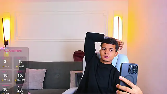 Paradise boy s online show from April 18, 2026, 2:41 pm