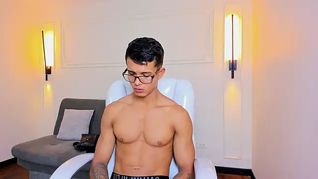 Snapshot of Paradise_boy_s chatting on November 22, 2025, 5:01 pm Paradise boy s online show from November 22, 2025, 5:01 pm