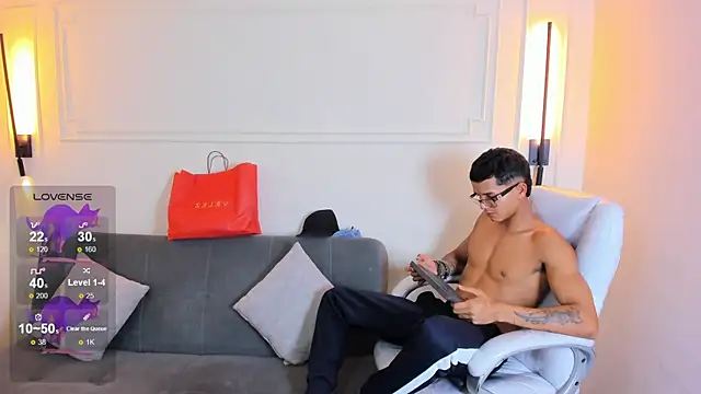 Snapshot of Paradise_boy_s chatting on January 10, 2026, 7:42 pm Paradise boy s online show from January 10, 2026, 7:42 pm