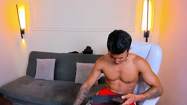 Paradise boy s online show from April 9, 2026, 6:14 pm