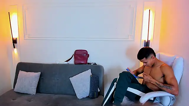 Snapshot of Paradise_boy_s chatting on January 15, 2026, 7:50 pm Paradise boy s online show from January 15, 2026, 7:50 pm