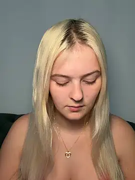Allylove03 online show from June 12, 2026, 4:10 am