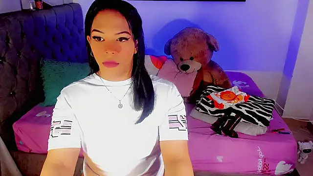 Zakura hot1 online show from December 17, 2025, 9:36 am