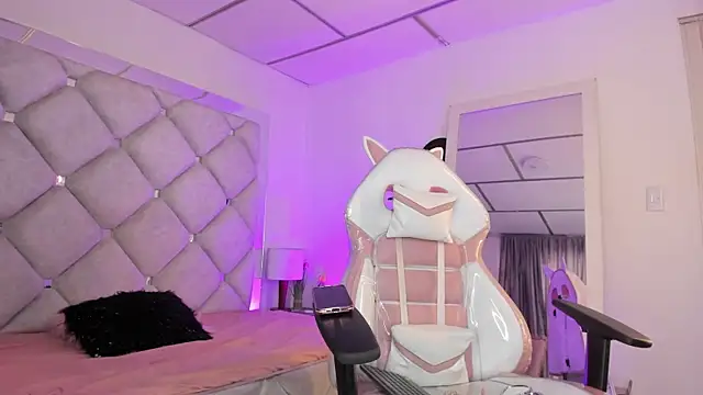 alessiaferry online show from February 11, 2026, 4:51 pm