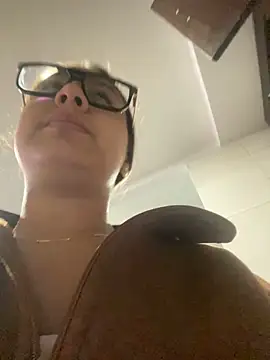 Miabonnett  online show from September 29, 2025, 12:00 pm