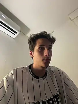 CamiloXx04 online show from January 29, 2025, 3:22 am