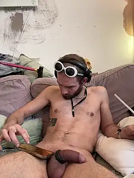 Snapshot of pervy_devil chatting on December 17, 2025, 9:36 am pervy devil online show from December 17, 2025, 9:36 am