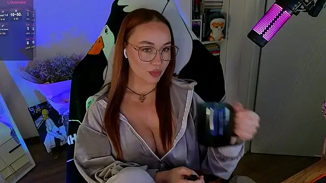 Emili1- online show from October 15, 2025, 10:34 am