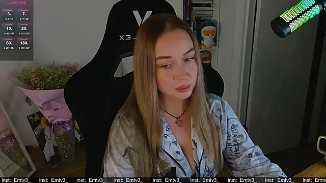 Emili1- online show from November 28, 2025, 2:06 pm