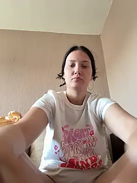 Snapshot of Tinti0304 chatting on May 14, 2026, 11:18 am Tinti0304 online show from May 14, 2026, 11:18 am