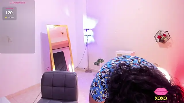 Snapshot of amelyaDreams chatting on November 11, 2025, 1:50 pm amelyaDreams online show from November 11, 2025, 1:50 pm