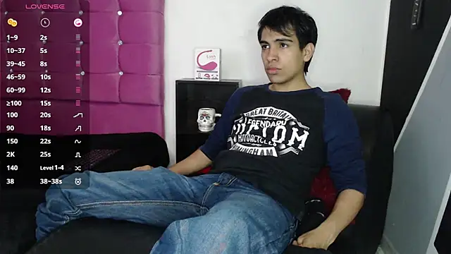 Snapshot of zack_thunder chatting on September 27, 2025, 12:33 pm zack thunder online show from September 27, 2025, 12:33 pm