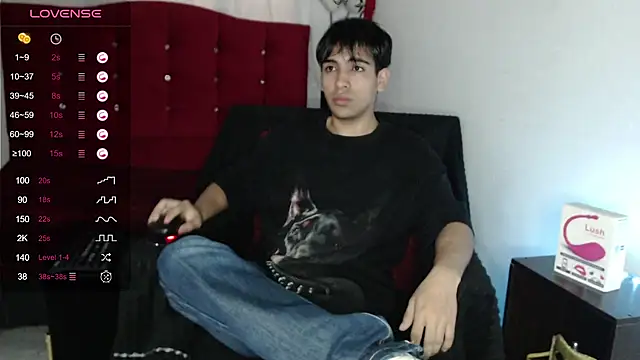 Snapshot of zack_thunder chatting on September 18, 2025, 12:30 pm zack thunder online show from September 18, 2025, 12:30 pm