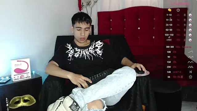 Snapshot of zack_thunder chatting on October 9, 2025, 1:00 pm zack thunder online show from October 9, 2025, 1:00 pm