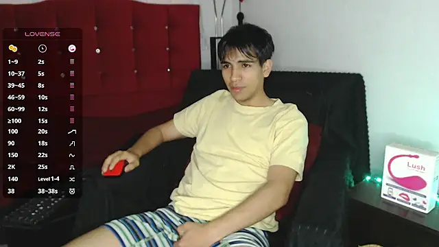Snapshot of zack_thunder chatting on September 15, 2025, 12:49 pm zack thunder online show from September 15, 2025, 12:49 pm