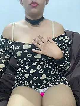 Snapshot of little_shadow chatting on March 3, 2025, 8:43 pm little shadow online show from March 3, 2025, 8:43 pm