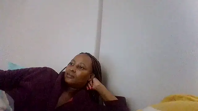 BabeAssXX online show from April 18, 2026, 7:54 am