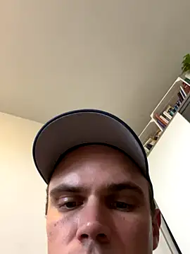 Snapshot of Marconudeboi chatting on October 1, 2025, 1:48 pm Marconudeboi online show from October 1, 2025, 1:48 pm