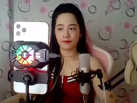 Snapshot of Nana-68 chatting on March 5, 2025, 2:23 pm Nana-68 online show from March 5, 2025, 2:23 pm