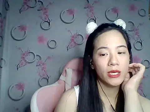 Snapshot of Nana-68 chatting on November 15, 2025, 1:48 pm Nana-68 online show from November 15, 2025, 1:48 pm