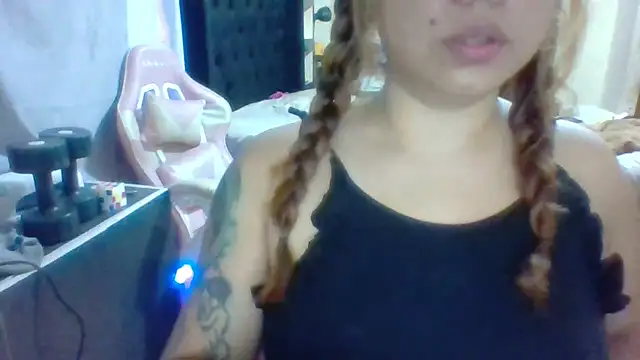 Jennxdolls online show from February 20, 2025, 2:51 am