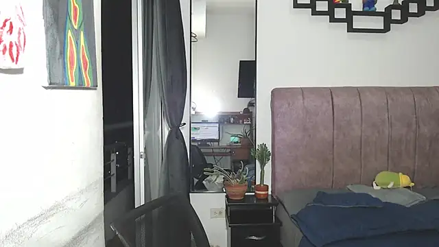 Snapshot of Liza_Thurner chatting on September 9, 2025, 11:47 pm Liza Thurner online show from September 9, 2025, 11:47 pm