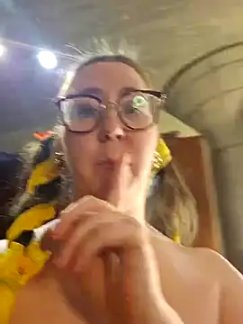 Snapshot of littlelustlamb chatting on December 20, 2024, 6:24 pm littlelustlamb online show from December 20, 2024, 6:24 pm