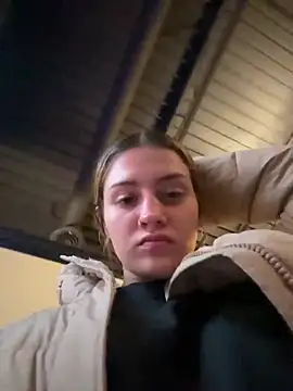 emilysue1 online show from December 31, 2024, 2:14 pm