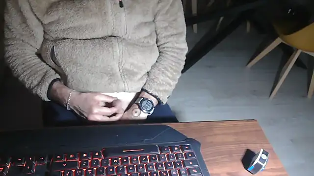 Adri gard online show from March 23, 2026, 9:36 pm