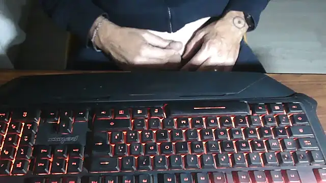 Adri gard online show from October 31, 2025, 9:43 pm