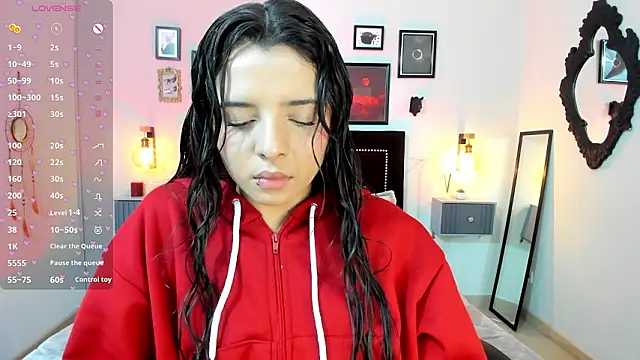 Charlotte  Benett online show from March 17, 2026, 5:10 am