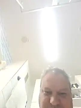 Snapshot of calamardo19 chatting on December 6, 2024, 11:38 am calamardo19 online show from December 6, 2024, 11:38 am