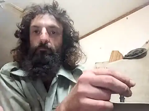 Snapshot of BigPeter6987 chatting on April 28, 2026, 8:35 pm BigPeter6987 online show from April 28, 2026, 8:35 pm