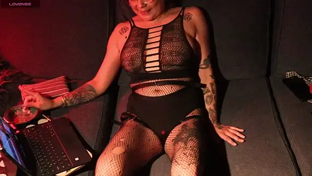 estivalia xxx online show from March 23, 2026, 11:48 pm