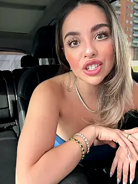 Snapshot of Alirawrz chatting on November 9, 2025, 1:04 pm Alirawrz online show from November 9, 2025, 1:04 pm