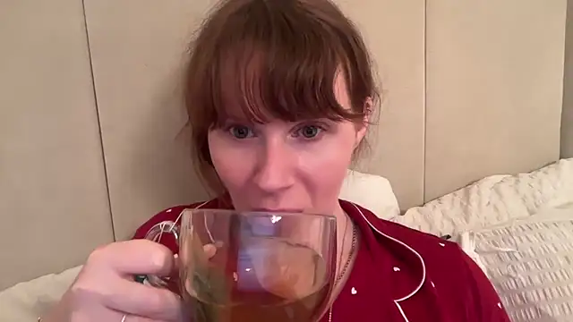 Snapshot of redheadrosie69 chatting on November 10, 2025, 8:03 pm redheadrosie69 online show from November 10, 2025, 8:03 pm